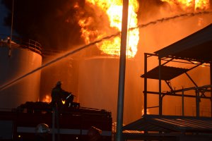 Пожар на нефтебазе в Василькове сняли с высоты птичьего полета