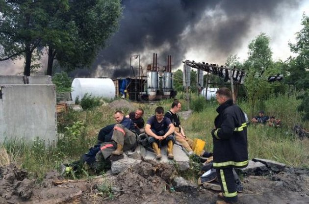 Причиной пожара на нефтебазе под Киевом могло стать "кустарное" производство - эксперт