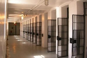 Мін'юст має намір скоротити кількість в'язниць
