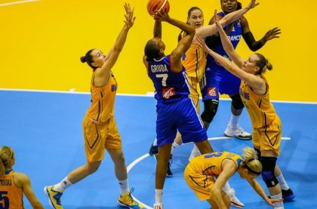 Украинки потерпели поражение на старте турнира