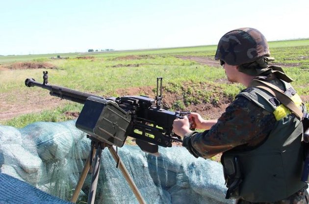 Всего за минувшую ночь зафиксировано около 40 случаев обстрелов сил АТО