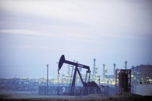 Нефть Brent теряет в цене, WTI  - набирает