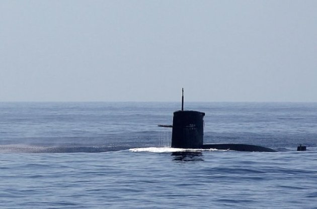 Возле границ Латвии зафиксировали два корабля, подводную лодку и пять военных самолетов РФ
