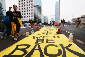 Гонконг відхилив недемократичні пропозиції Пекіна щодо децентралізації