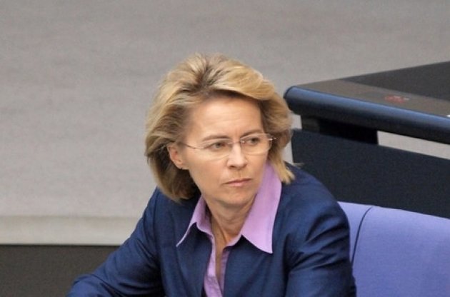 Министр обороны Германии считает необходимым разговаривать с Москвой с позиции силы