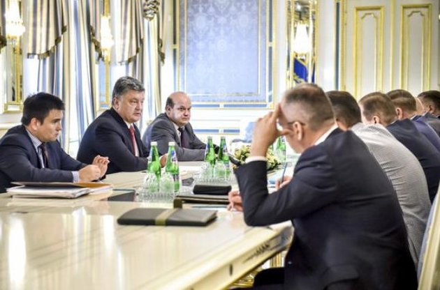 Порошенко настаивает на проведении выборов в Донбассе по украинскому законодательству