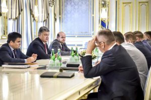Порошенко настаивает на проведении выборов в Донбассе по украинскому законодательству