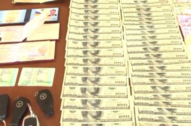 Глава Апелляционного суда Киева во время обыска прятал деньги в мантию