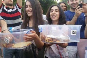 В Ереване протестующие призвали российские СМИ не сравнивать их акцию с Майданом