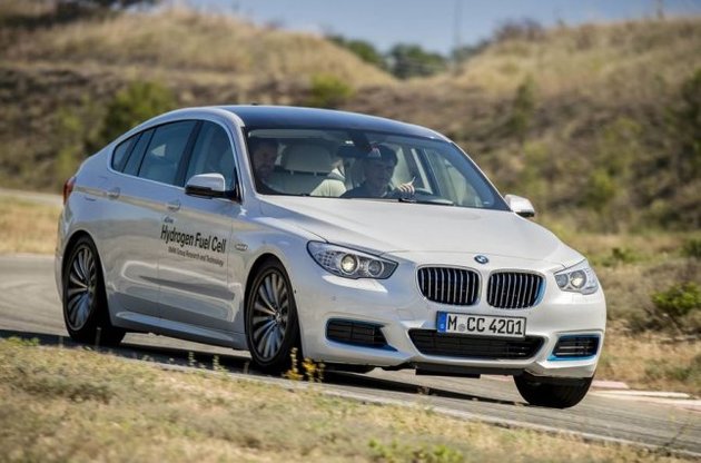 Концерн BMW представил усовершенствованную модель машины на водороде