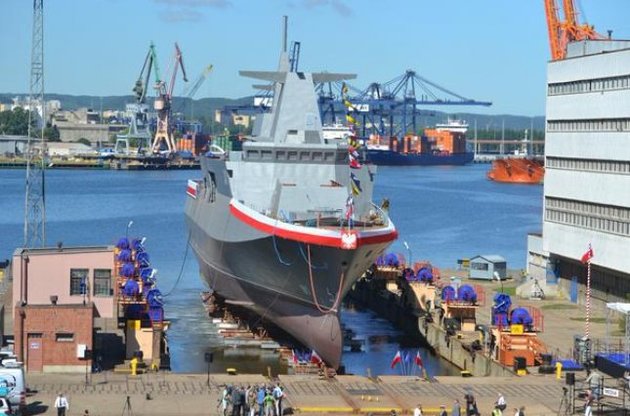 Польша спустила на воду военный корабль впервые за 21 год