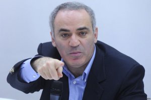 Каспаров назвал решение ФИДЕ отдать Львову чемпионский матч по шахматам "планом Путина"