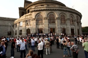 Протесты в Ереване: активисты призывают выразить недоверие президенту Армении
