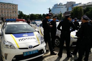 Порошенко пообещал быстро подписать закон о полиции