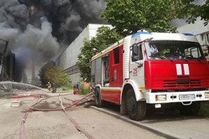 В Москве завод ЗИЛ горит уже несколько часов