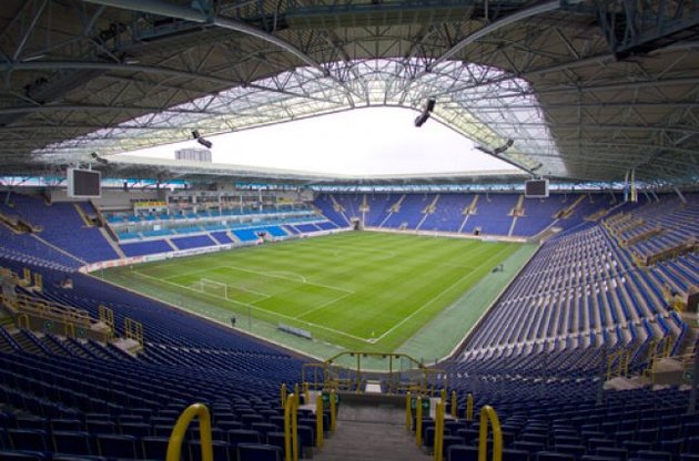 "Днепр-Арена" все еще под вопросом