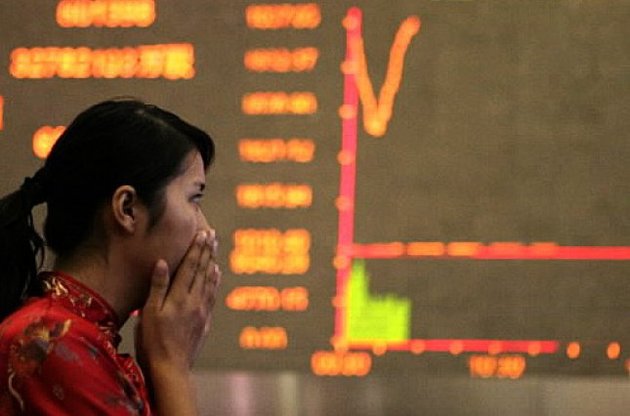 Пекин массово скупает обесценившиеся акции из-за обвала фондовой биржи – FT