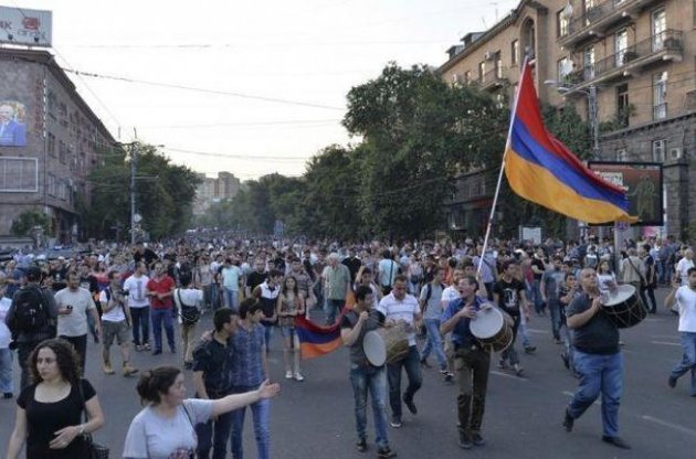Вірменія оштрафувала енергокомпанію, через яку почалися протести