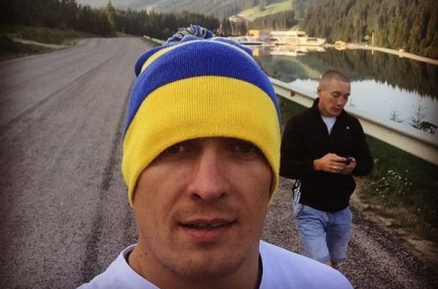 Усик делает сэлфи в Буковеле