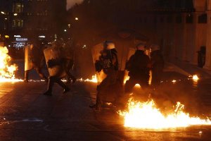 Большинство из арестованных бунтарей в Греции оказались иностранцами - The Independent