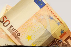 Еврокомиссия выделила Украине 600 млн евро макрофинансовой помощи