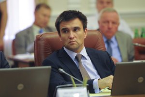 Украина запретит въезд французским депутатам после их поездки в Крым
