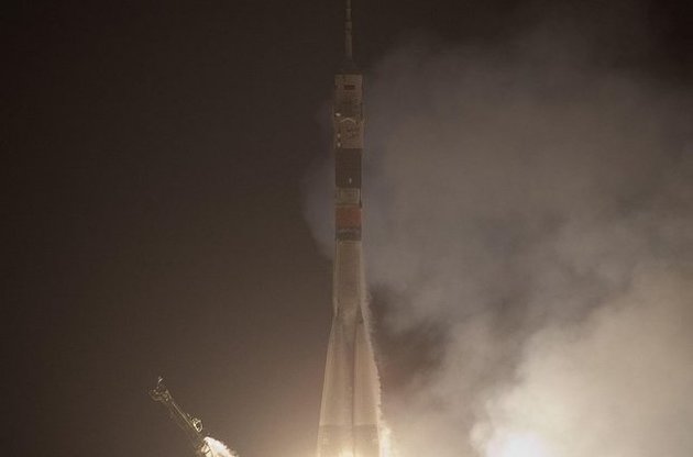 Вторая батарея функционирует нормально, и полет космического корабля продолжается