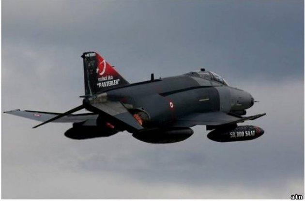 Военные самолеты Турции направились на границу с Сирией
