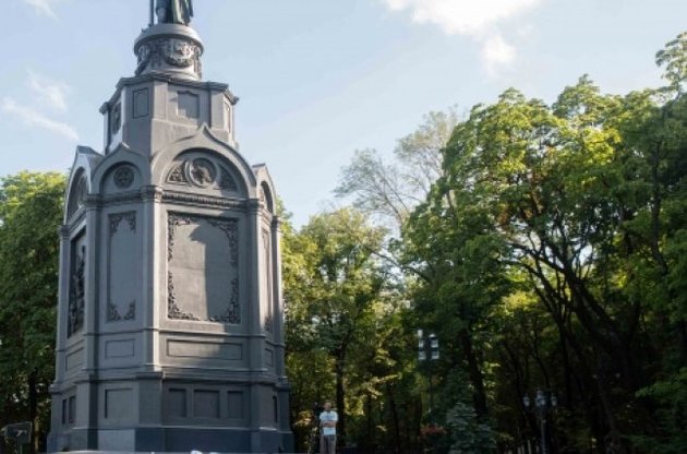 Спадщина князя Володимира не дає спокою політикам і церковним ієрархам