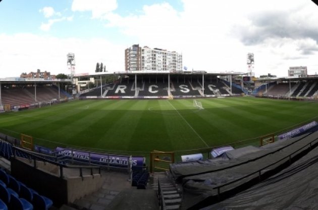 Стадион &quot;Дю Пье&quot;, на котором проходил матч