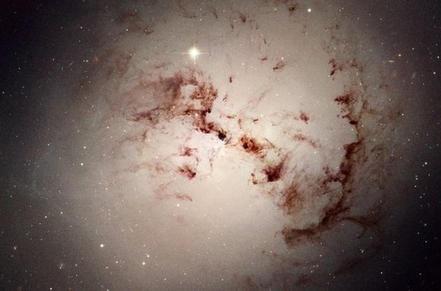 Галактика NGC 1316 может быть наиболее пригодной для жизни