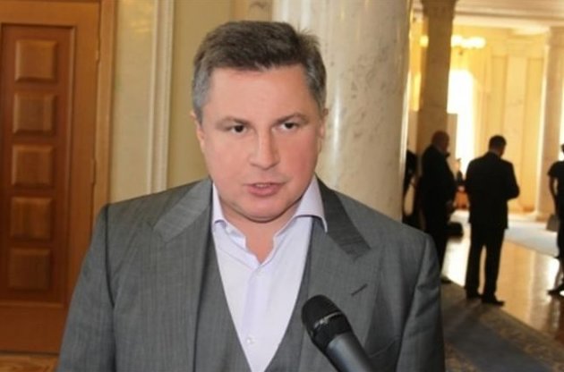 Олексій Азаров приховував свої справжні доходи у 2012-2014 роках