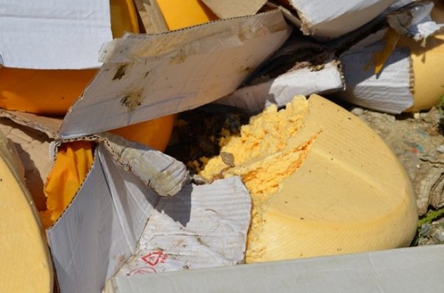 Росія знищує імпортні продукти, але вони все ще потрапляють в ресторани. Ілюстрація