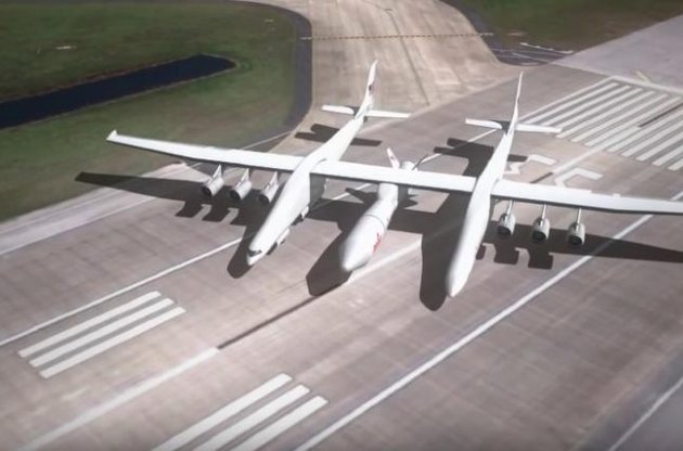 Stratolaunch буде використовуватися для перевезення триступеневої ракети, яка буде кріпитися між двох фюзеляжів