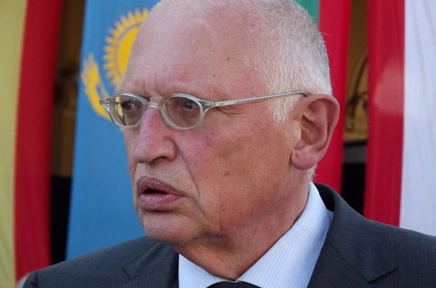 Екс-єврокомісар Ферхойген розкритикував пасивність ЄС щодо України. Ілюстрація