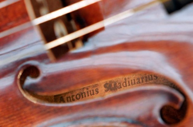 ФБР нашло украденную 35 лет назад скрипку Страдивари