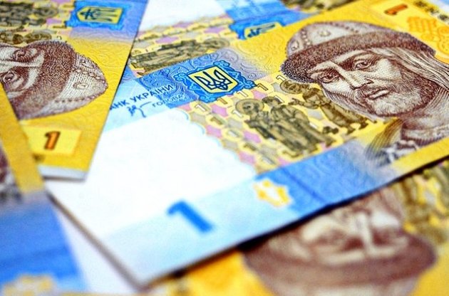 НБУ стабилизировал официальный курс гривни около 21,7 грн/доллар