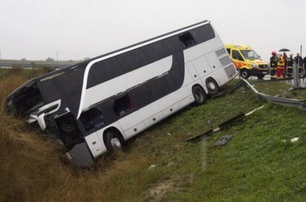 В Румынии перевернулся автобус с украинцами: двое погибли, 48 пострадали