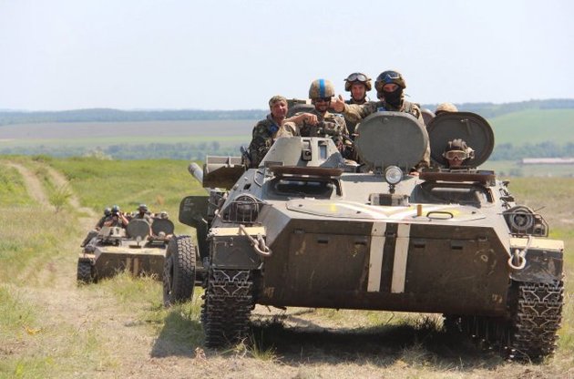 За добу в зоні АТО поранені семеро українських військових, втрат немає