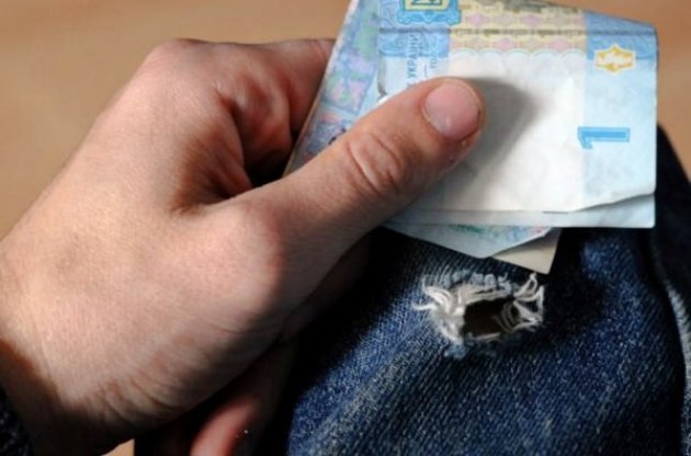 Проблеми в економіці відчули майже всі громадяни