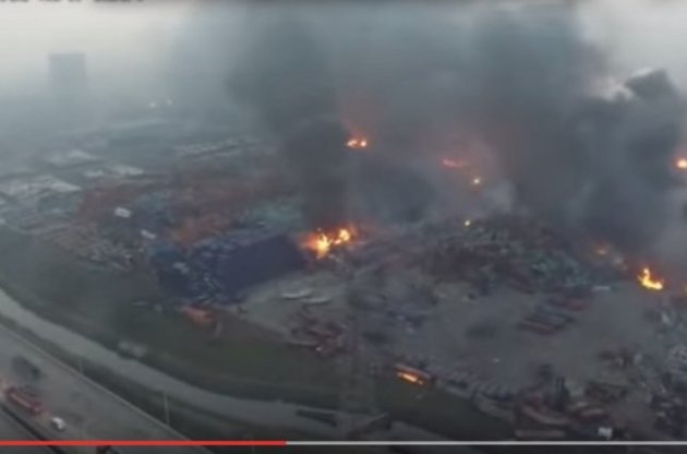 Опубліковані відео руйнівних наслідків вибуху в Китаї