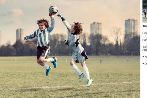 Британский фотограф воссоздал легендарные футбольные моменты при помощи детей