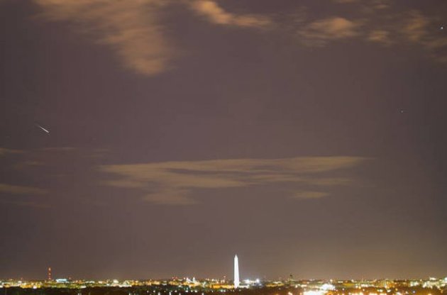 Метеори входять у земну атмосферу на швидкості близько 20 кілометрів в секунду і практично миттєво згоряють