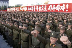 Солдаты КНДР использовали на военных учениях в качестве мишени портрет президента Южной Кореи