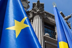 Юнкер та Порошенко підтвердили, що ЗВТ між Україною та ЄС запрацює з січня 2016 року