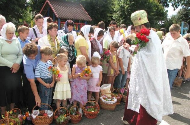 Православні відзначають Яблучний Спас - Преображення Господнє