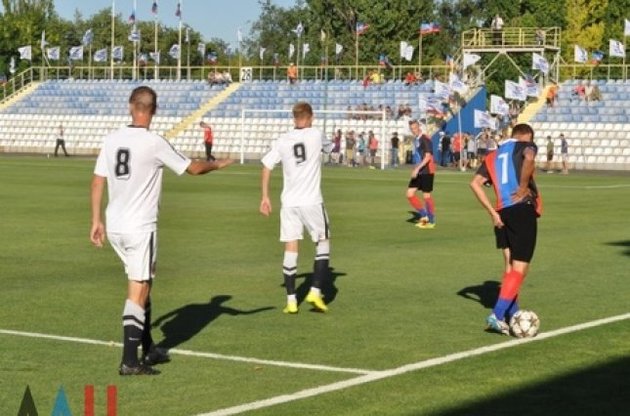 "ЛНР" и "ДНР" сыграли друг с другом 8 августа