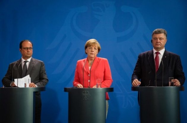 Порошенко і Меркель відкинули створення нового формату переговорів по Донбасу