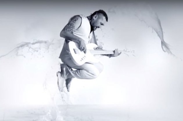 В основе клипа лежит эстетика аничности и эпохи Возрождения