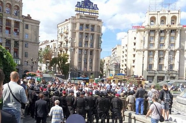 Фаны "Легии" на стадион "Динамо" добирались в окружении милиции